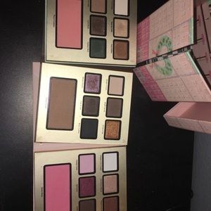Too faced holiday set